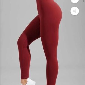 Buffbunny Rosa Pocket Leggings in color Vineyard Red, size Small, NWOT